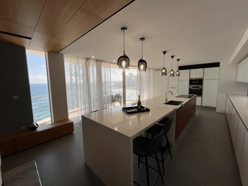 3 bed Apartment For Rent in Sliema, Sliema - thumb 8