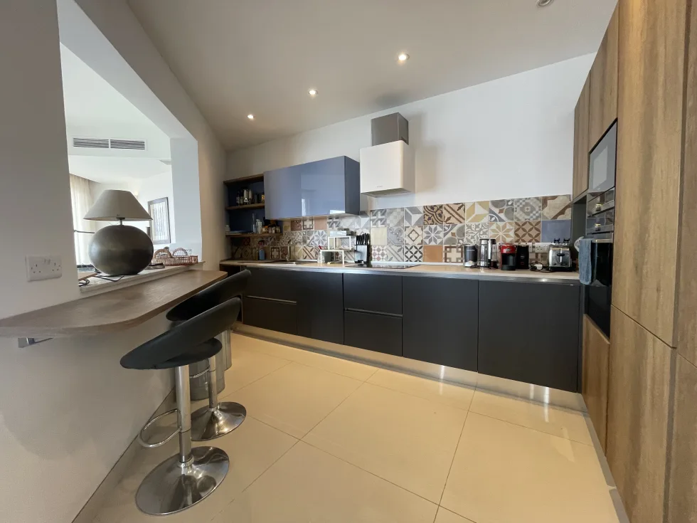 3 bed Apartment For Rent in Sliema, Sliema - thumb 8