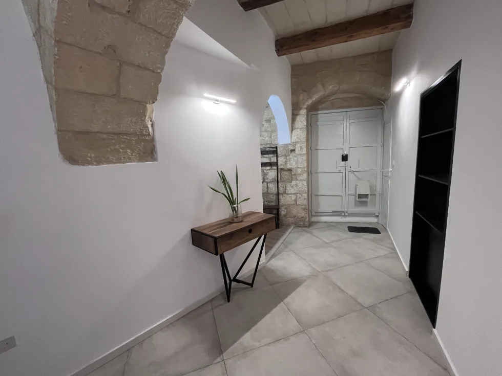 3 bed House of Character For Rent in Birkirkara, Birkirkara - thumb 11