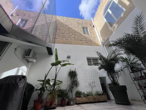 3 bed House of Character For Rent in Birkirkara, Birkirkara - thumb 2
