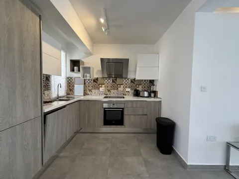 2 bed Penthouse For Rent in Sliema, Sliema - thumb 4