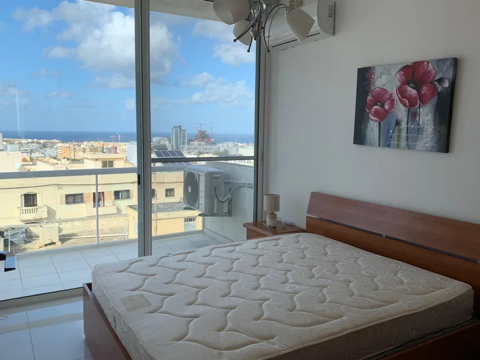 3 bed Penthouse For Rent in St Julian's, St Julian's - thumb 5
