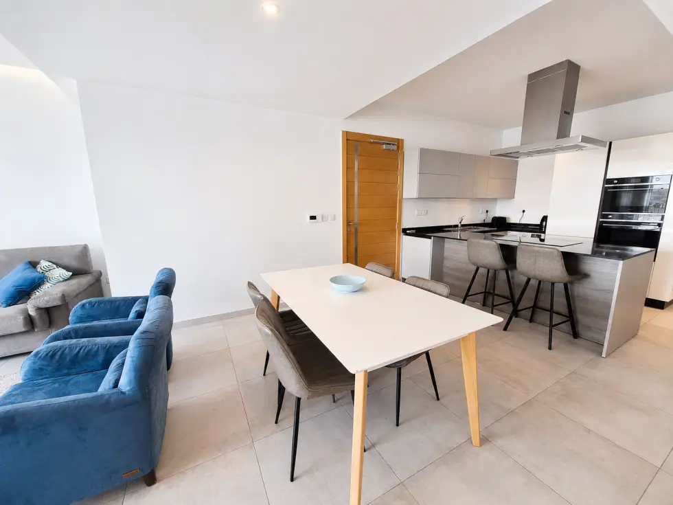 2 bed Apartment For Rent in Sliema, Sliema - thumb 8