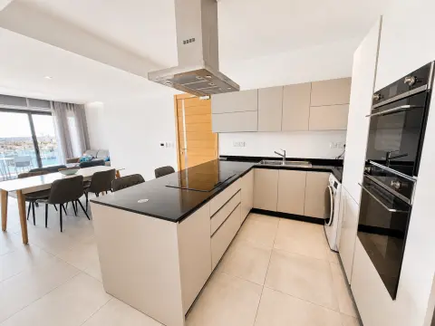 2 bed Apartment For Rent in Sliema, Sliema - thumb 9