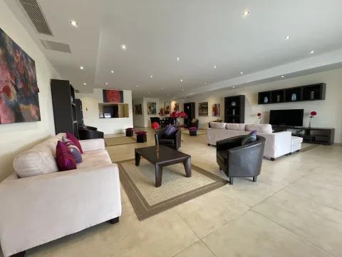 3 bed Apartment For Rent in Ta' Xbiex, Ta' Xbiex - thumb 1