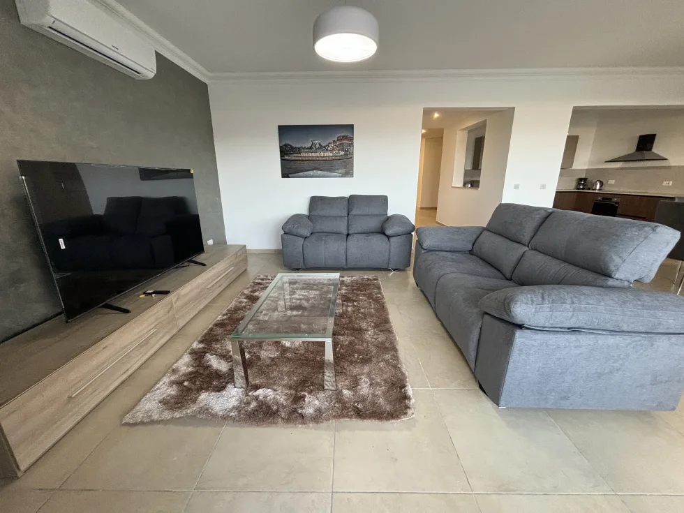 3 bed Apartment For Rent in Sliema, Sliema - thumb 3