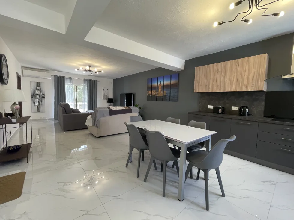 4 bed Apartment For Rent in Naxxar, Naxxar - thumb 1