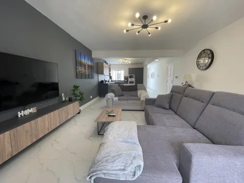 4 bed Apartment For Rent in Naxxar, Naxxar - thumb 2