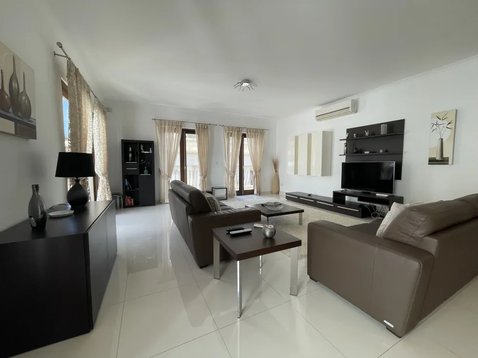 3 bed Apartment For Rent in Sliema, Sliema - thumb 2