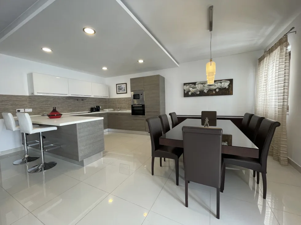 3 bed Apartment For Rent in Sliema, Sliema - thumb 5