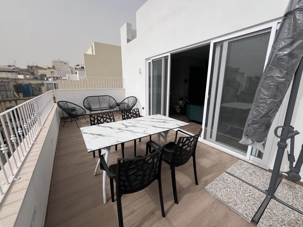 3 bed Penthouse For Rent in Sliema, Sliema - thumb 8