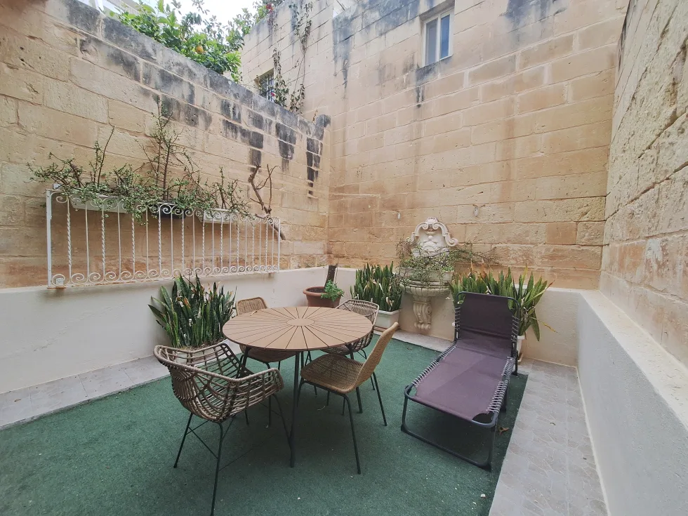 3 bed Town House For Rent in Sliema, Sliema - thumb 2