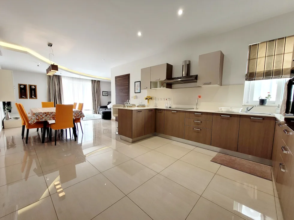 3 bed Apartment For Rent in Gzira, Gzira - thumb 6