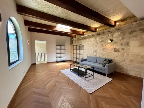 3 bed House of Character For Rent in Zebbug, Zebbug - thumb 1