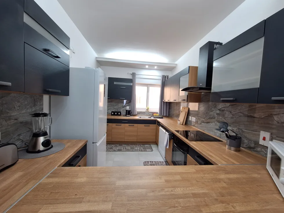 3 bed Apartment For Rent in Sliema, Sliema - thumb 7