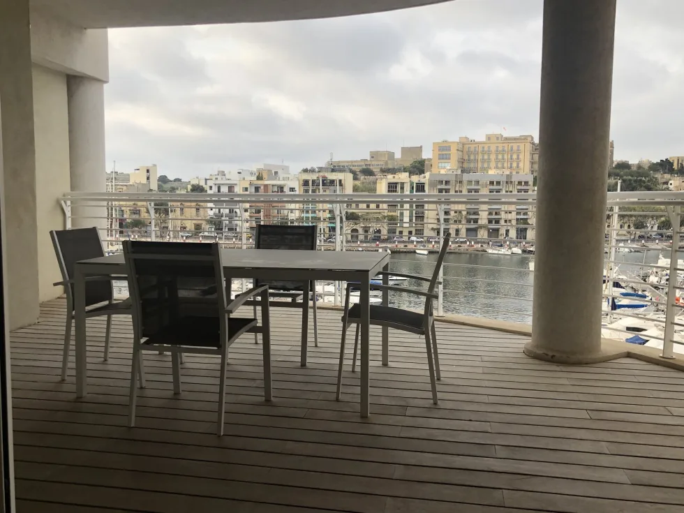 3 bed Apartment For Rent in Ta' Xbiex, Ta' Xbiex - thumb 1