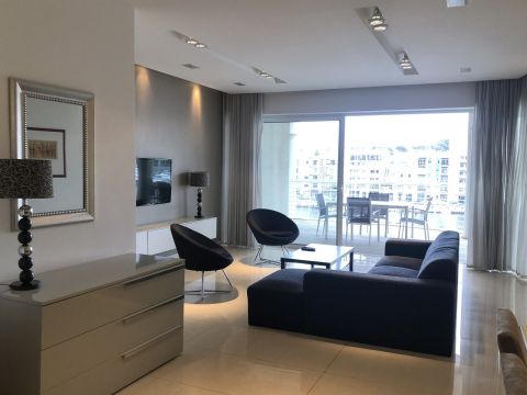 3 bed Apartment For Rent in Ta' Xbiex, Ta' Xbiex - thumb 2