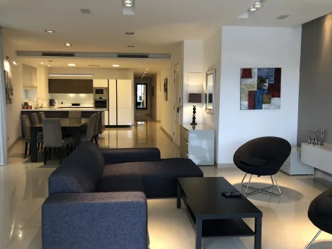 3 bed Apartment For Rent in Ta' Xbiex, Ta' Xbiex - thumb 5