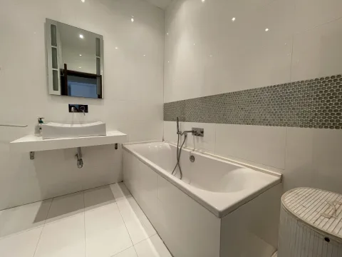 3 bed Apartment For Rent in Sliema, Sliema - thumb 7