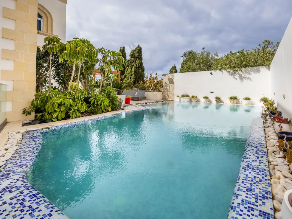 6 bed Villa For Sale in Madliena, Madliena - thumb 1