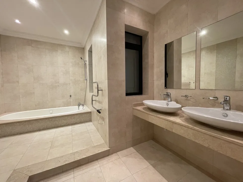 4 bed Apartment For Rent in Sliema, Sliema - thumb 10