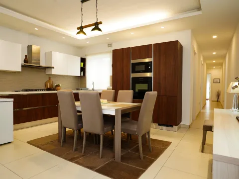 3 bed Penthouse For Rent in Sliema, Sliema - thumb 3