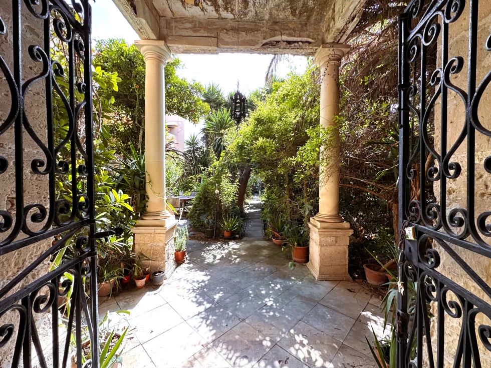 5 bed Town House For Sale in Birkirkara, Birkirkara - thumb 2