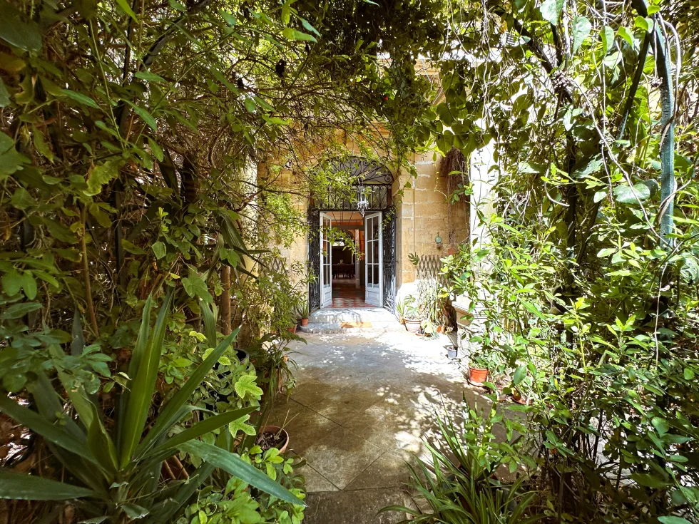 5 bed Town House For Sale in Birkirkara, Birkirkara - thumb 3