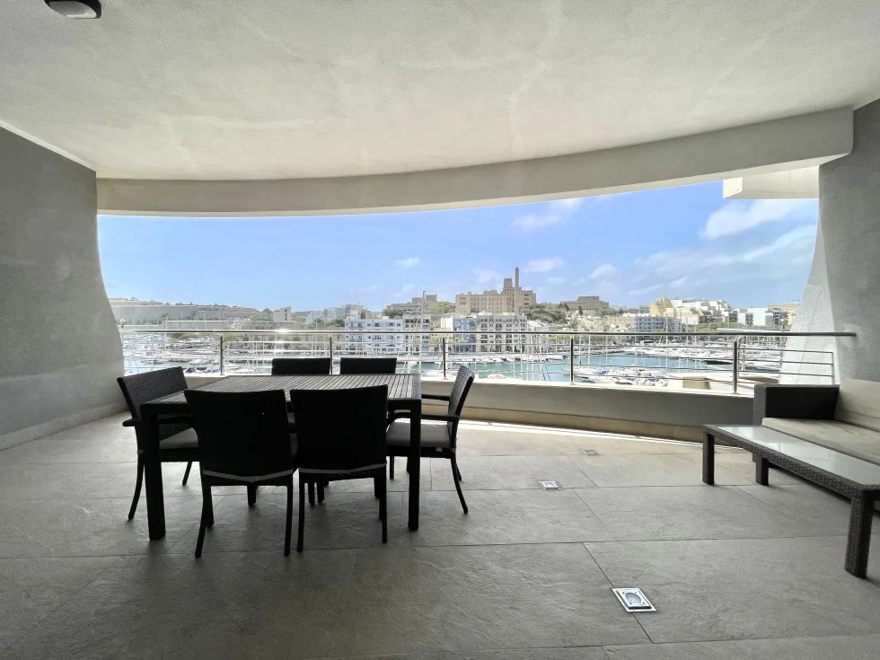 3 bed Apartment For Rent in Ta' Xbiex, Ta' Xbiex - thumb 12