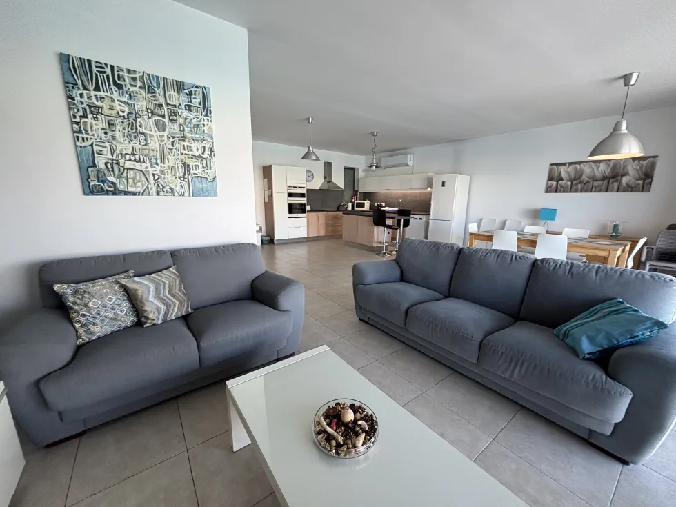 3 bed Apartment For Rent in St Paul's Bay, St Paul's Bay - thumb 3