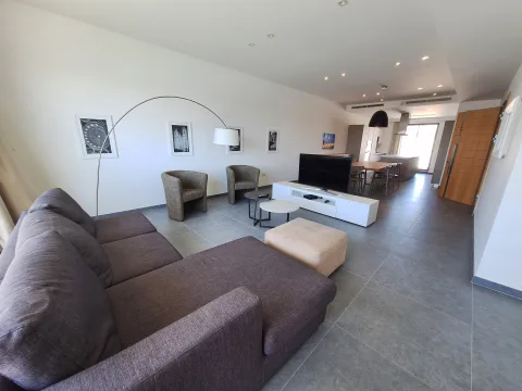 2 bed Apartment For Rent in Sliema, Sliema - thumb 2