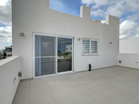 2 bed Penthouse For Rent in St Julian's, St Julian's - thumb 8