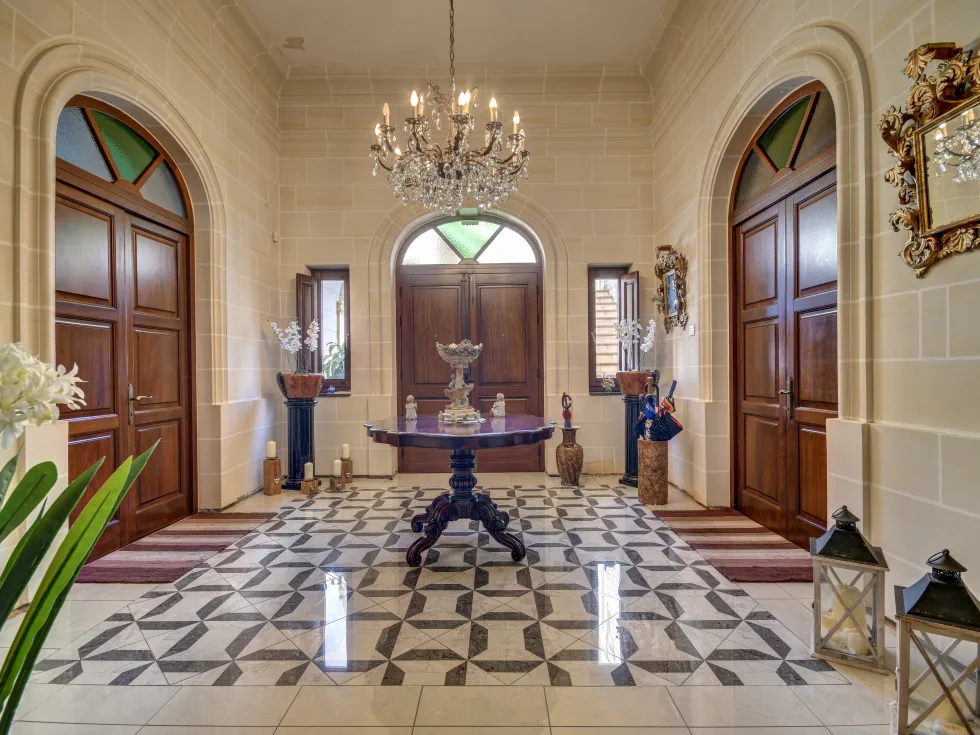 5 bed Villa For Sale in St Paul's Bay, St Paul's Bay - thumb 1