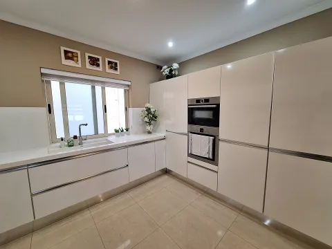 3 bed Apartment For Rent in Sliema, Sliema - thumb 6