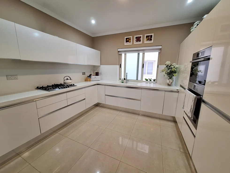 3 bed Apartment For Rent in Sliema, Sliema - thumb 7