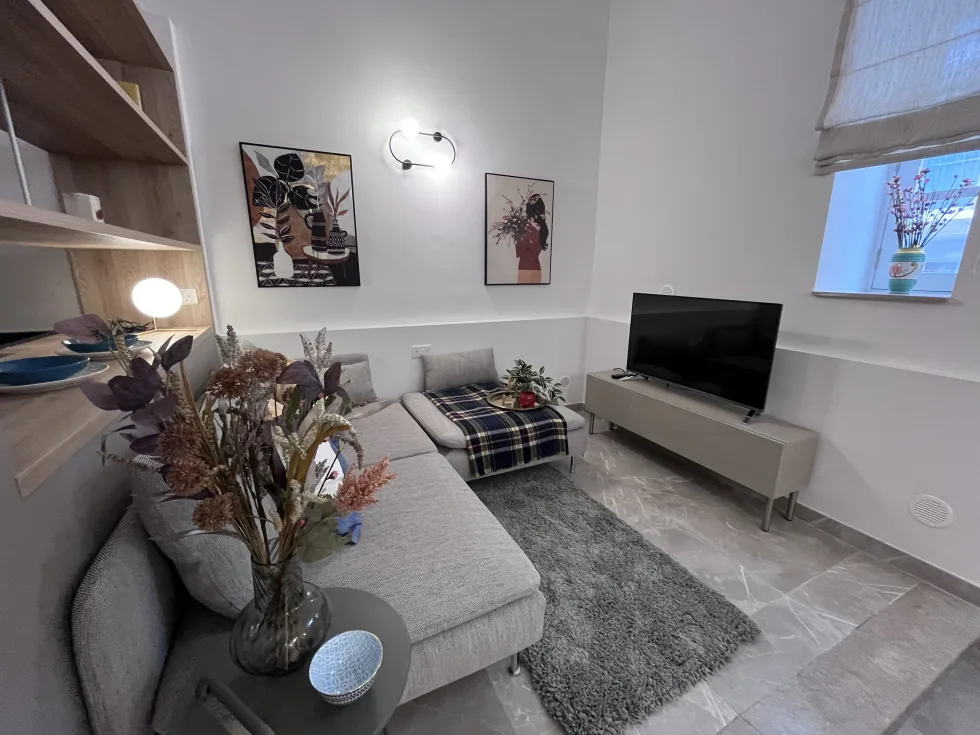 2 bed Maisonette For Rent in Sliema, Sliema - thumb 1