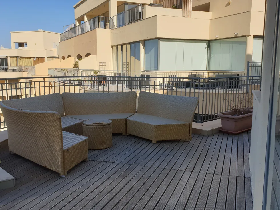 3 bed Penthouse For Sale in St Julian's, St Julian's - thumb 11