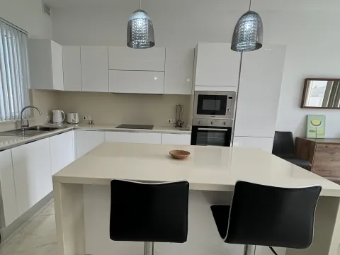 2 bed Penthouse For Rent in Gzira, Gzira - thumb 4