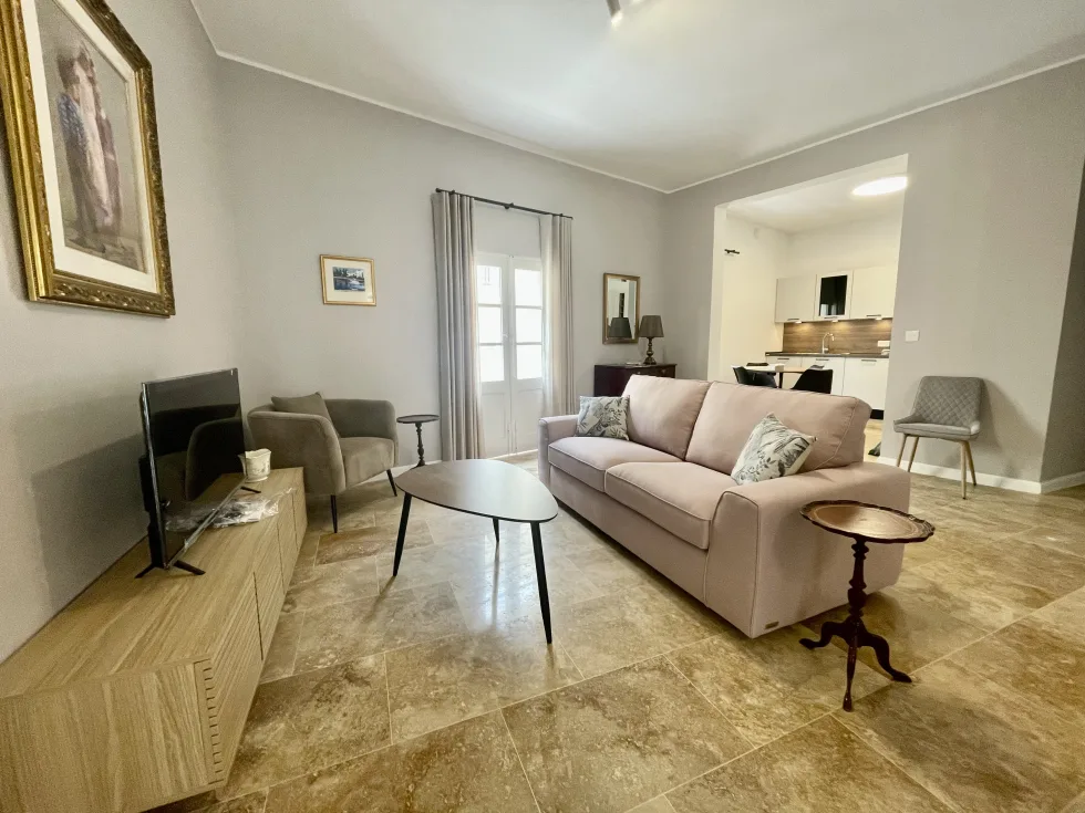 3 bed Apartment For Rent in Sliema, Sliema - thumb 1