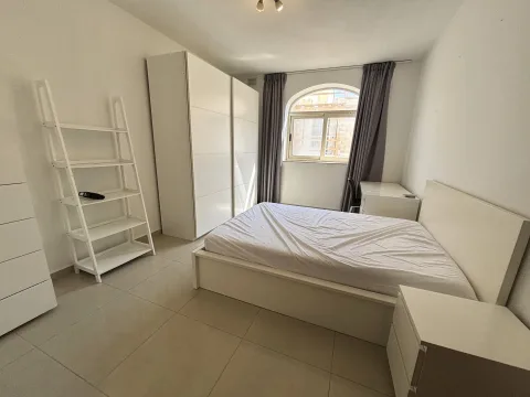 3 bed Apartment For Rent in Sliema, Sliema - thumb 8
