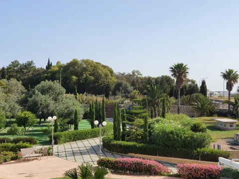 5 bed Villa For Rent in Mosta, Mosta - thumb 1