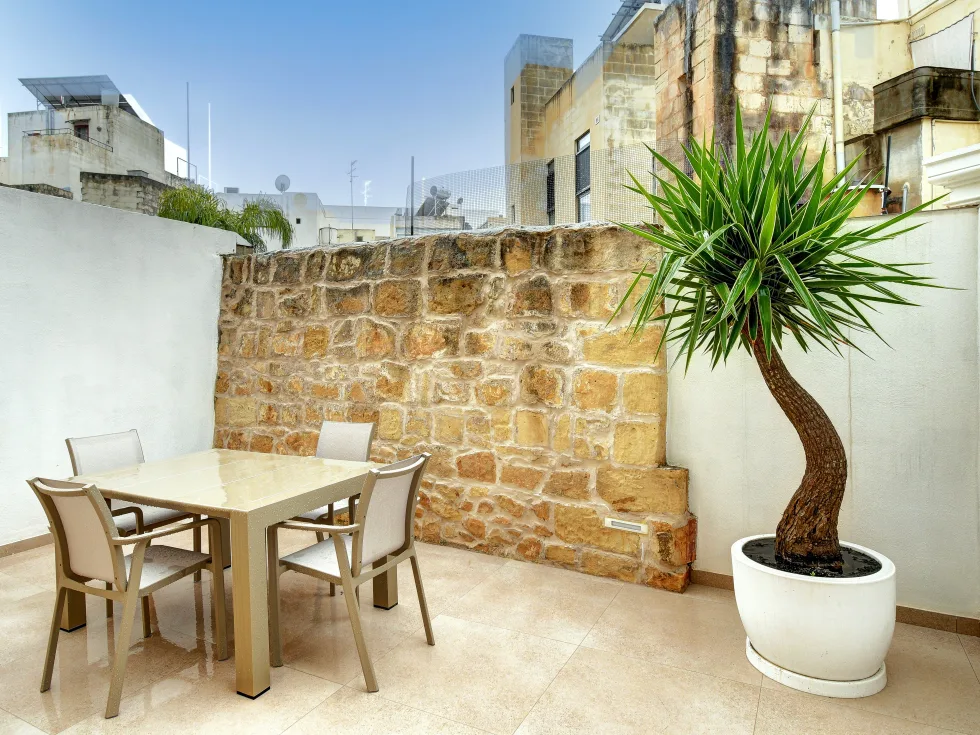 3 bed Town House For Rent in Sliema, Sliema - thumb 2
