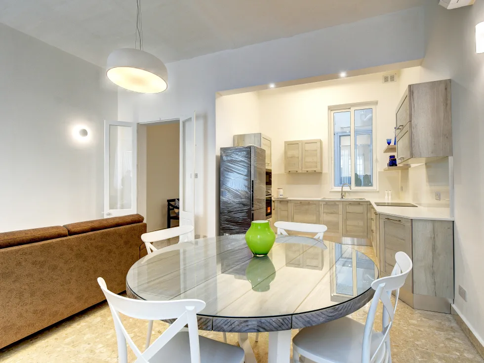 3 bed Town House For Rent in Sliema, Sliema - thumb 4