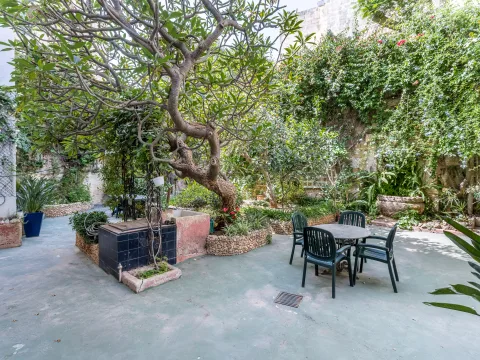 6 bed Town House For Sale in St Julian's, St Julian's - thumb 11