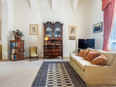 6 bed Town House For Sale in St Julian's, St Julian's - thumb 6