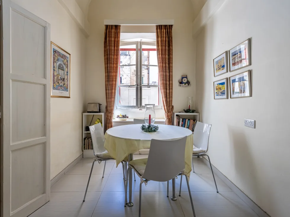 6 bed Town House For Sale in St Julian's, St Julian's - thumb 8
