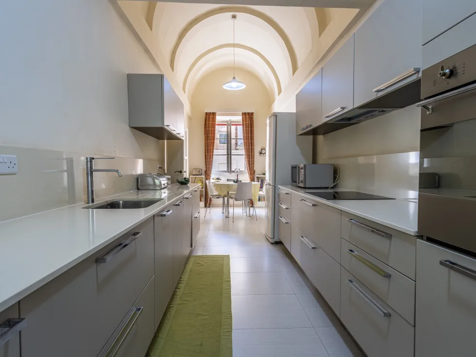 6 bed Town House For Sale in St Julian's, St Julian's - thumb 9