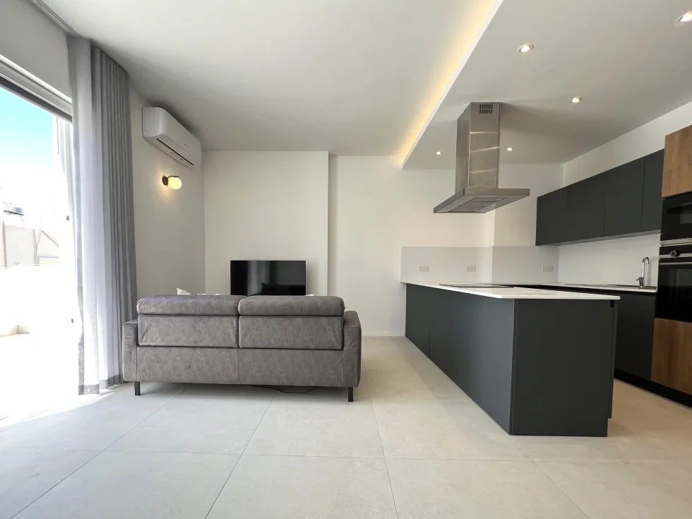 2 bed Penthouse For Rent in Sliema, Sliema - thumb 2