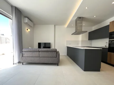 2 bed Penthouse For Rent in Sliema, Sliema - thumb 2