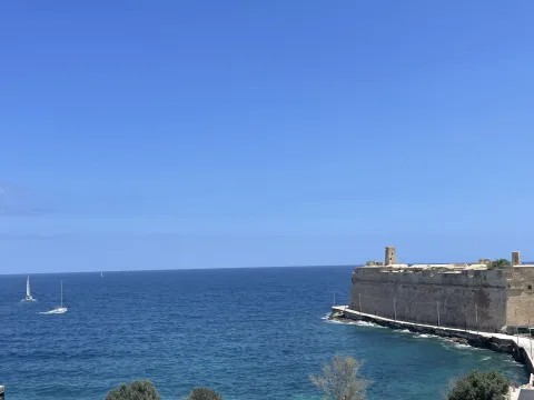 2 bed Apartment For Rent in Valletta, Valletta - thumb 1
